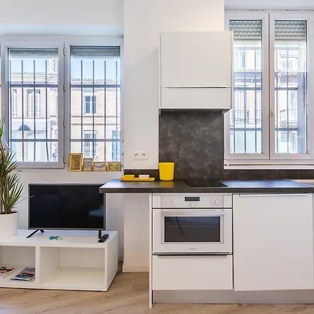 Charming Studio In The City Center Aparthotel *